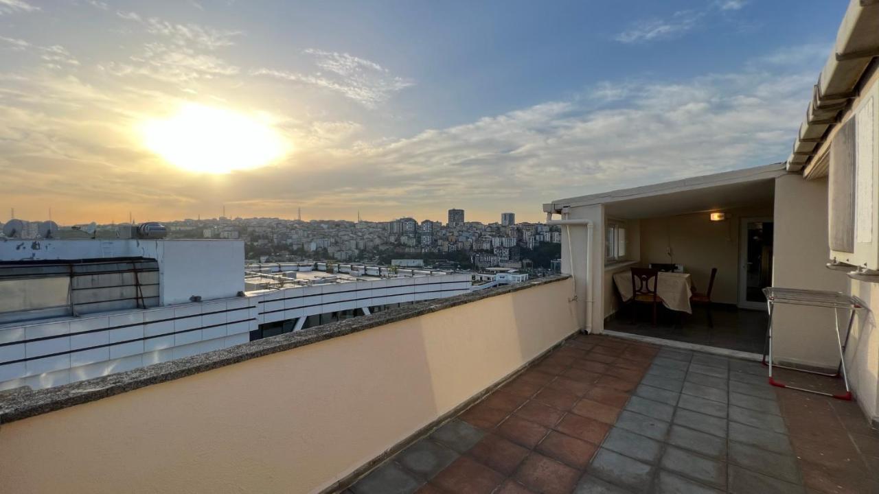 200 M2 Muhtesem Cati Kati, Roof Apartment Истанбул Екстериор снимка